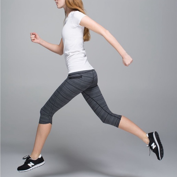 Lululemon Run: Top Speed Crop - Picture 2 of 16